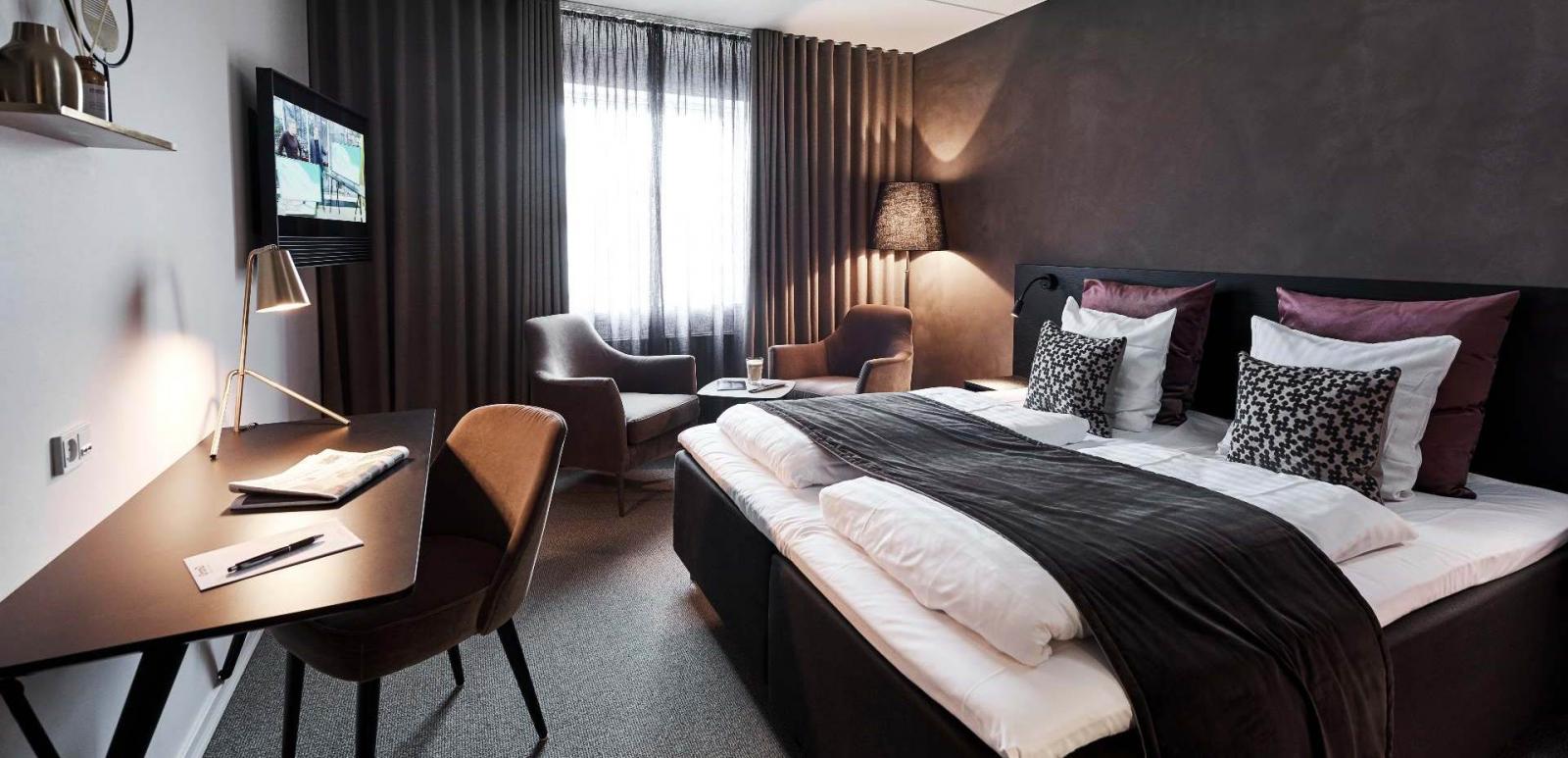 Grand Hotel Struer, plus værelse